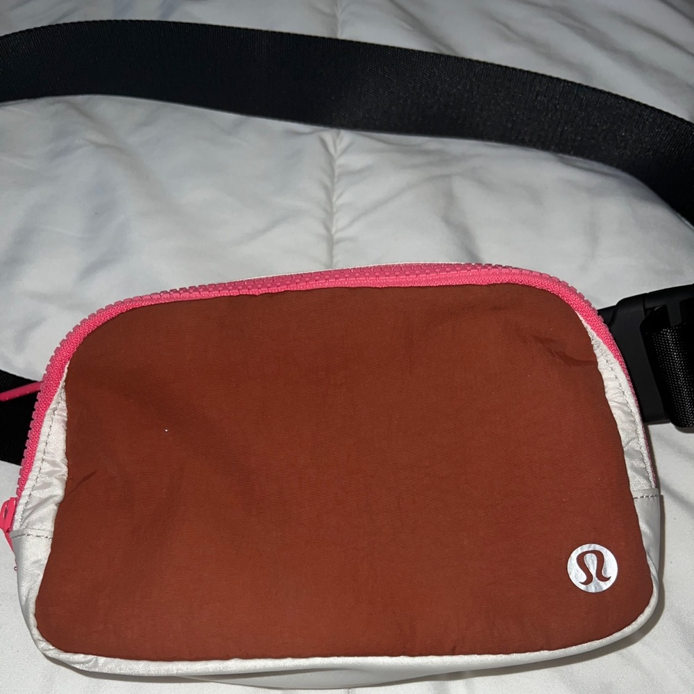 Lululemon fanny pack